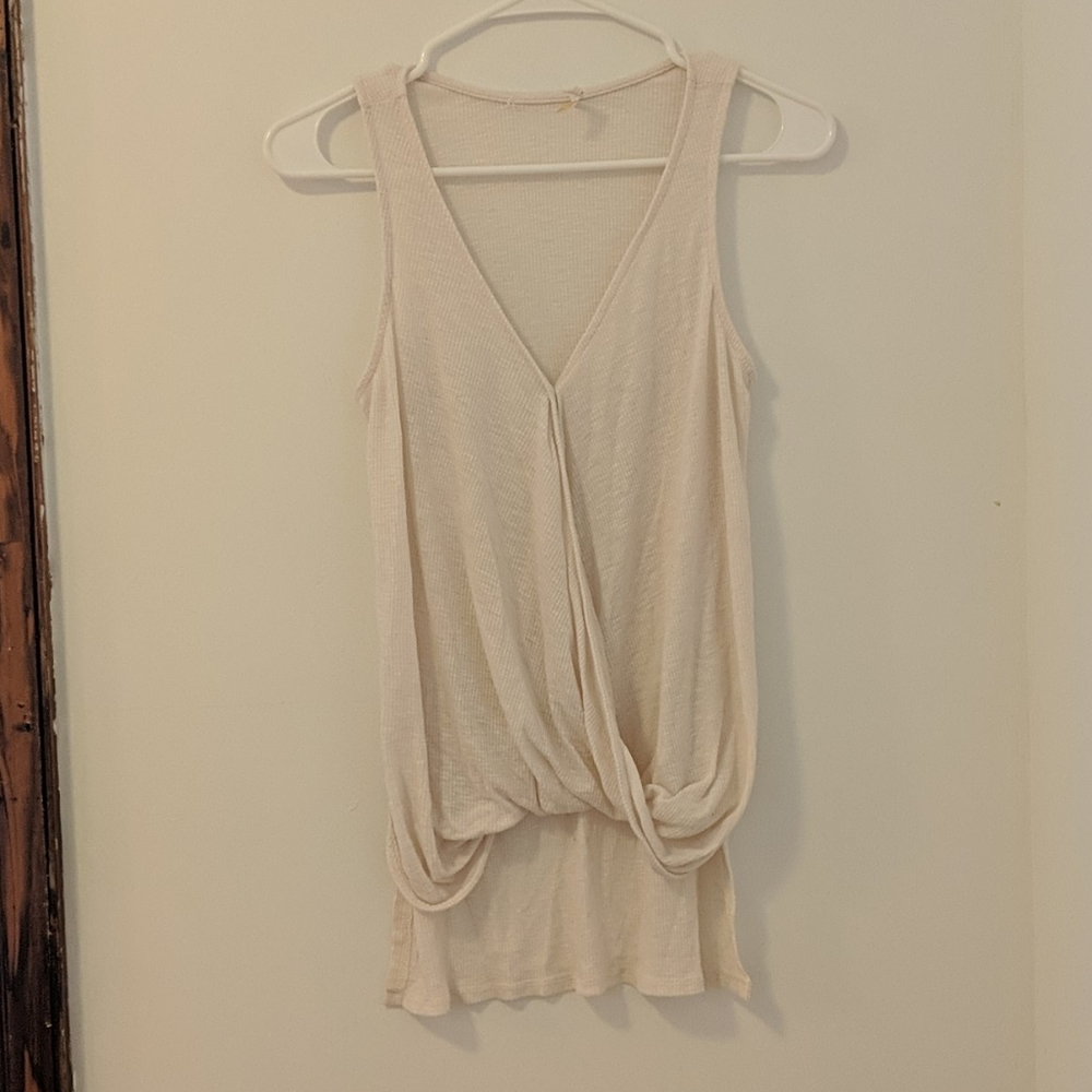 Soprano V-neck tank